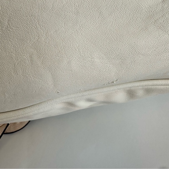 Scarleton White Faux Leather Bag Black Wooden Handle Floral Embellishment Retro‎ - Picture 6 of 9